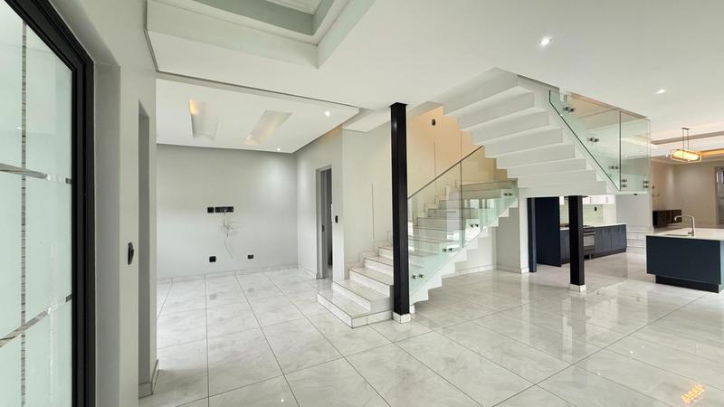 7 Bedroom Property for Sale in Midstream Ridge Gauteng