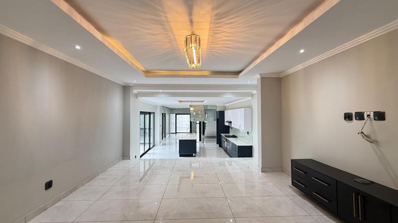 7 Bedroom Property for Sale in Midstream Ridge Gauteng