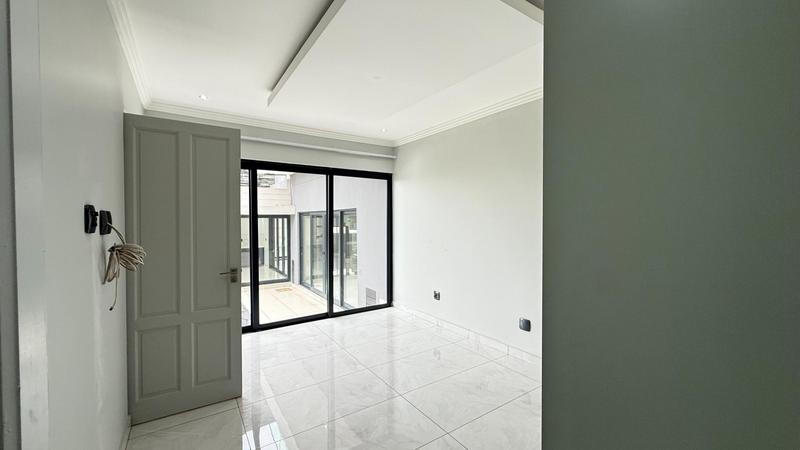 7 Bedroom Property for Sale in Midstream Ridge Gauteng