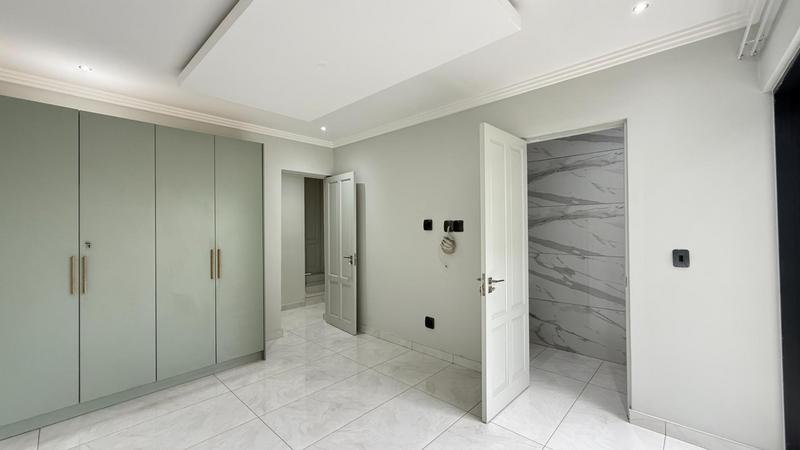 7 Bedroom Property for Sale in Midstream Ridge Gauteng