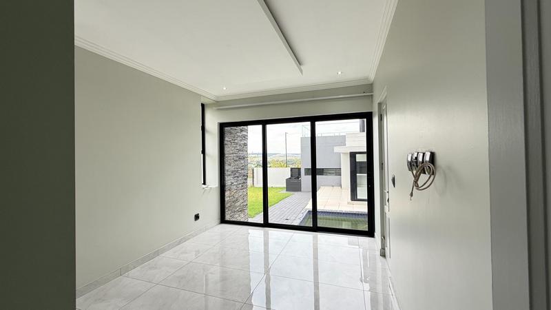 7 Bedroom Property for Sale in Midstream Ridge Gauteng