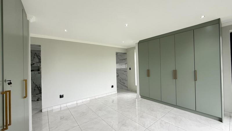 7 Bedroom Property for Sale in Midstream Ridge Gauteng