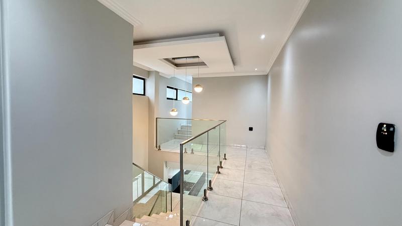 7 Bedroom Property for Sale in Midstream Ridge Gauteng