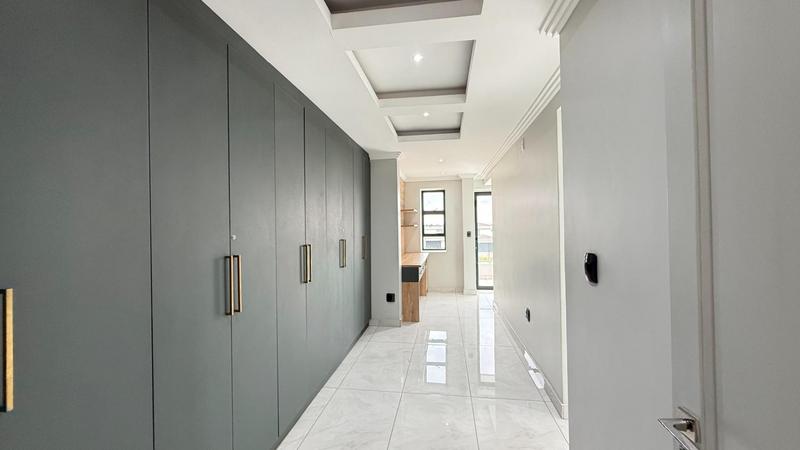 7 Bedroom Property for Sale in Midstream Ridge Gauteng