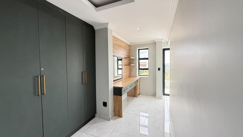 7 Bedroom Property for Sale in Midstream Ridge Gauteng