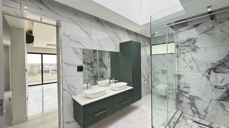 7 Bedroom Property for Sale in Midstream Ridge Gauteng