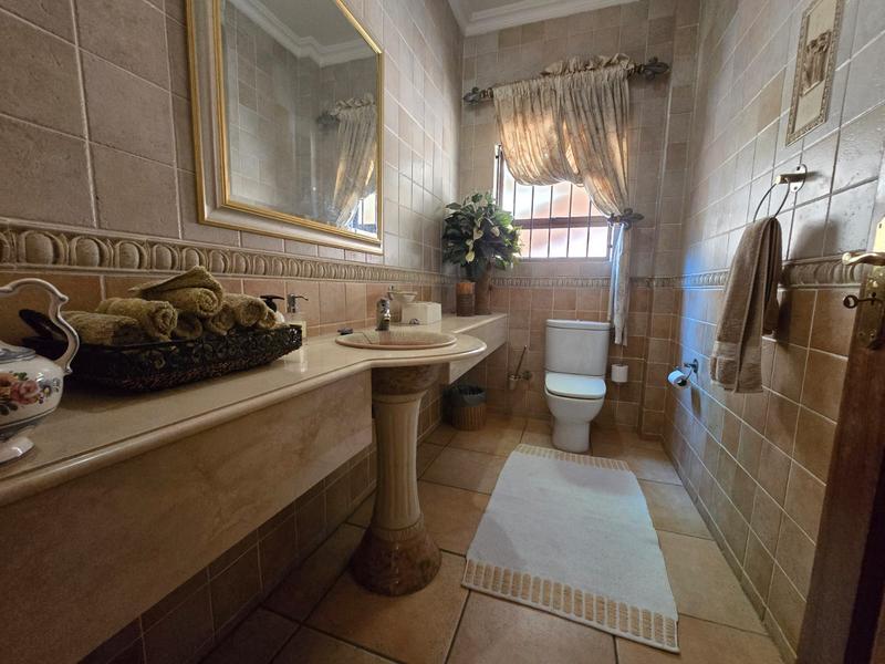 To Let 4 Bedroom Property for Rent in Waterkloof Ridge Gauteng