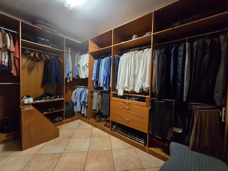 To Let 4 Bedroom Property for Rent in Waterkloof Ridge Gauteng