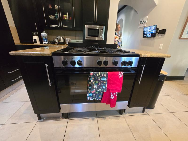 To Let 5 Bedroom Property for Rent in Waterkloof Ridge Gauteng