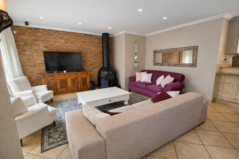 8 Bedroom Property for Sale in Zwartkop Gauteng