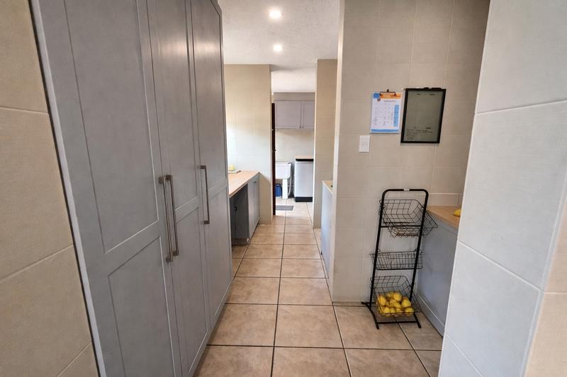 8 Bedroom Property for Sale in Zwartkop Gauteng