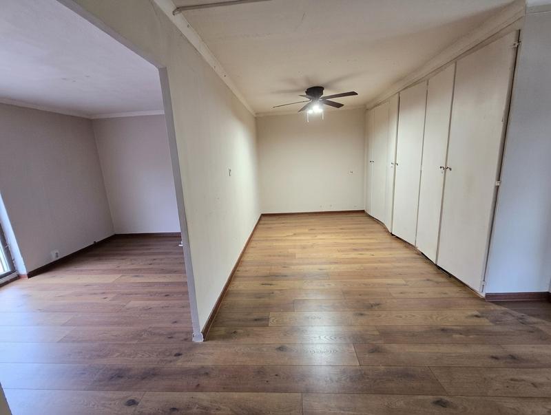 8 Bedroom Property for Sale in Zwartkop Gauteng