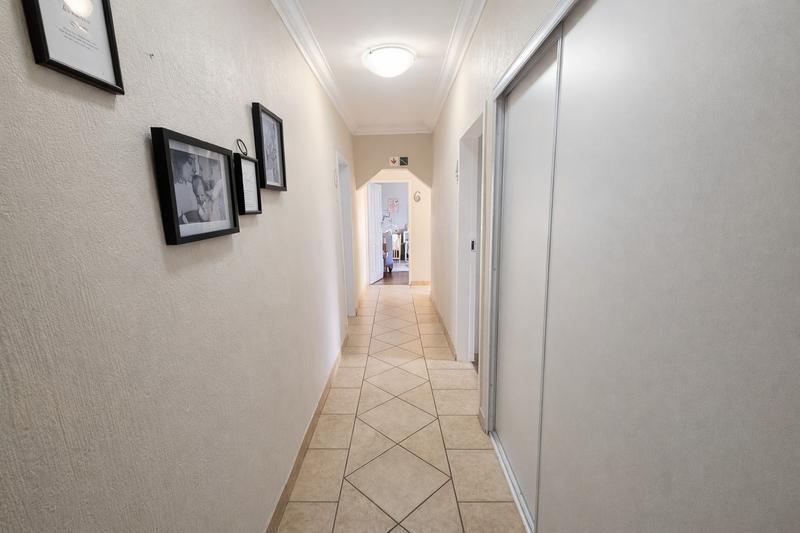 8 Bedroom Property for Sale in Zwartkop Gauteng