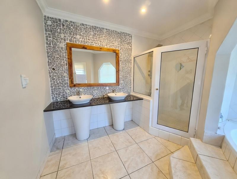 8 Bedroom Property for Sale in Zwartkop Gauteng