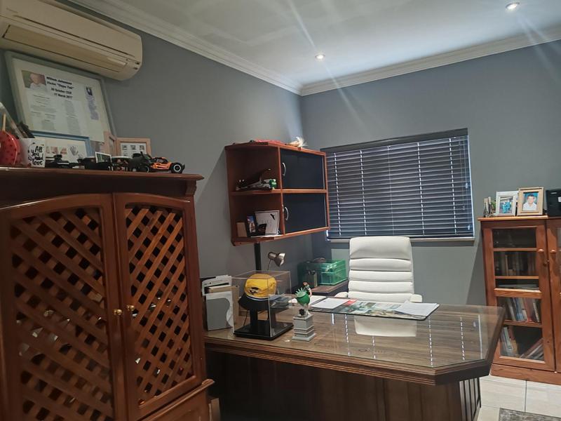 To Let 4 Bedroom Property for Rent in Bedfordview Gauteng