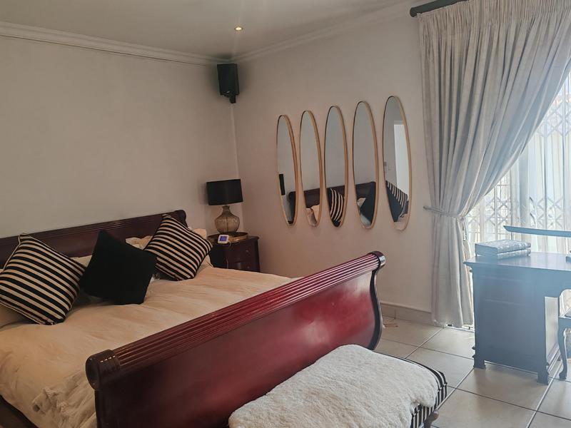 To Let 4 Bedroom Property for Rent in Bedfordview Gauteng