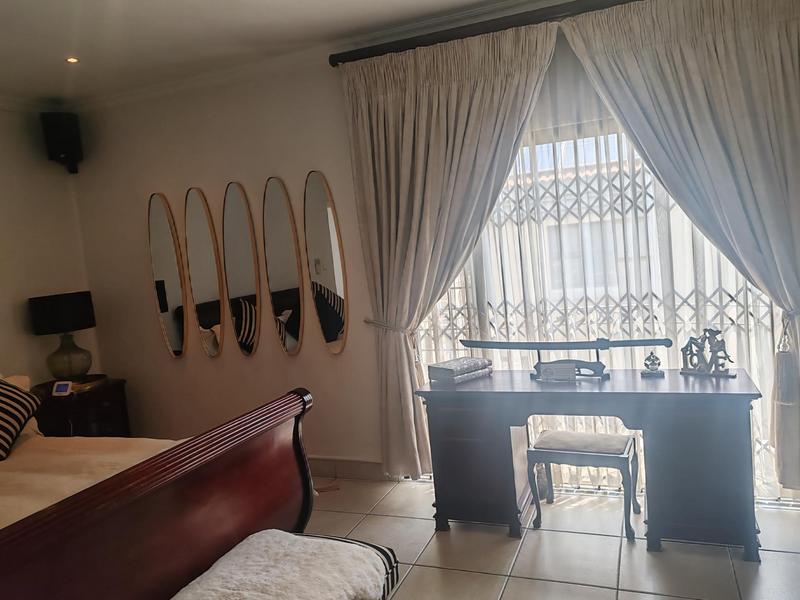 To Let 4 Bedroom Property for Rent in Bedfordview Gauteng