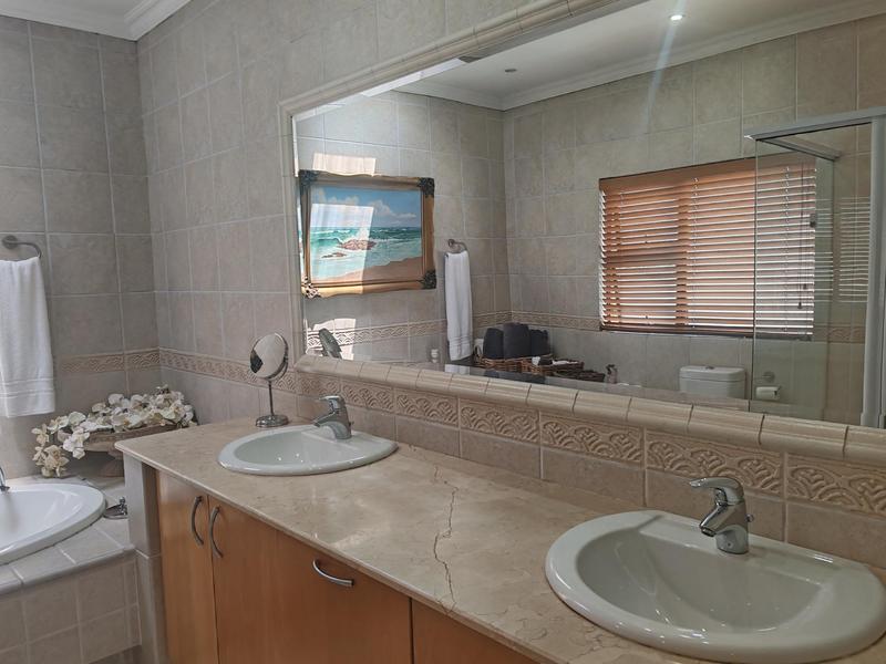 To Let 4 Bedroom Property for Rent in Bedfordview Gauteng