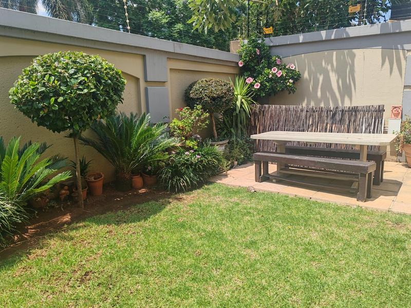 To Let 4 Bedroom Property for Rent in Bedfordview Gauteng