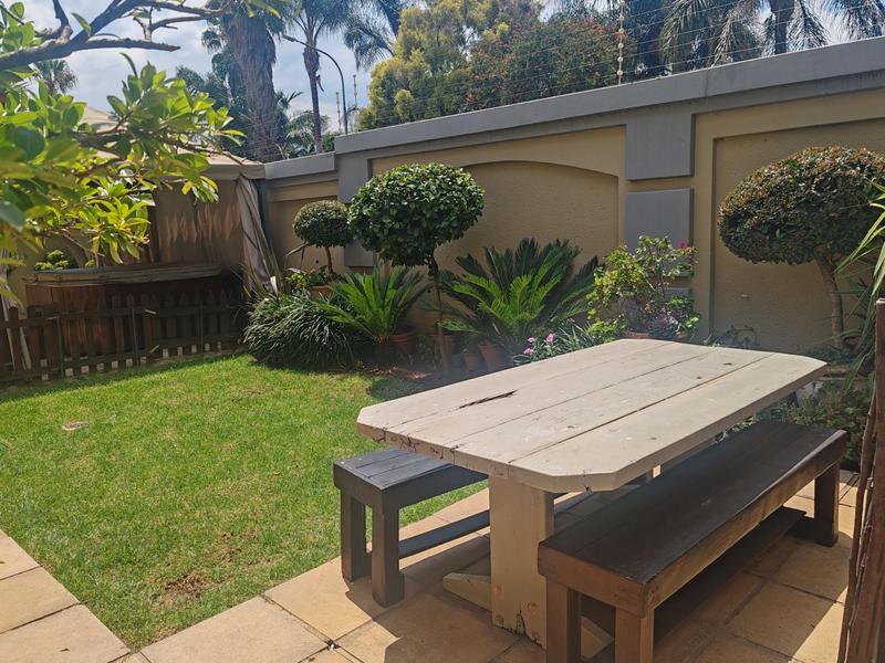 To Let 4 Bedroom Property for Rent in Bedfordview Gauteng