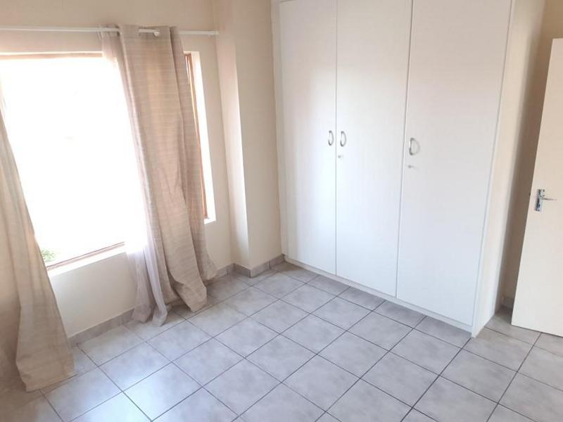 To Let 2 Bedroom Property for Rent in Mondeor Gauteng