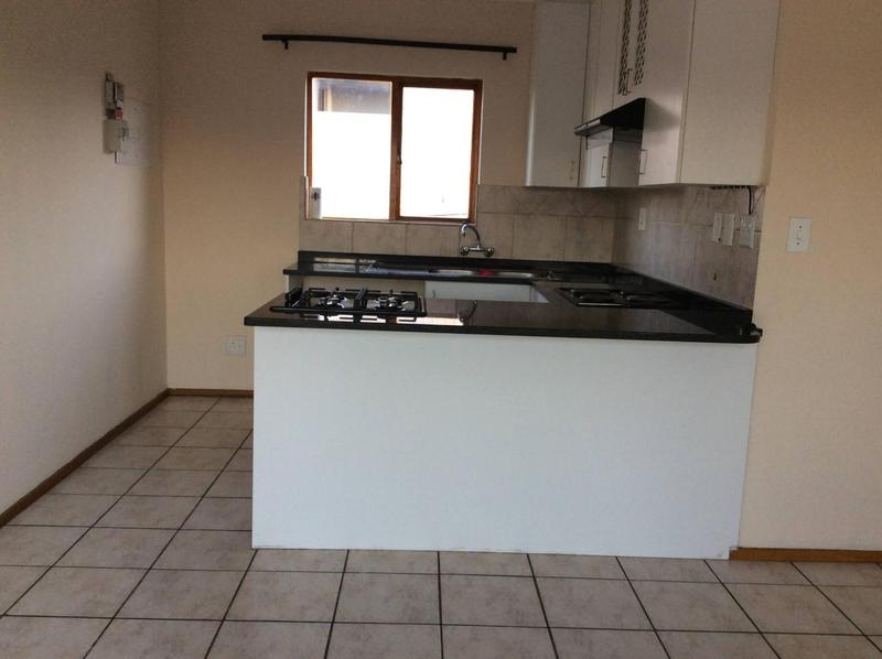2 Bedroom Property for Sale in Mondeor Gauteng