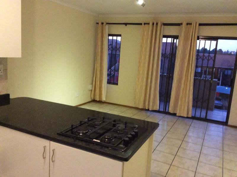 2 Bedroom Property for Sale in Mondeor Gauteng