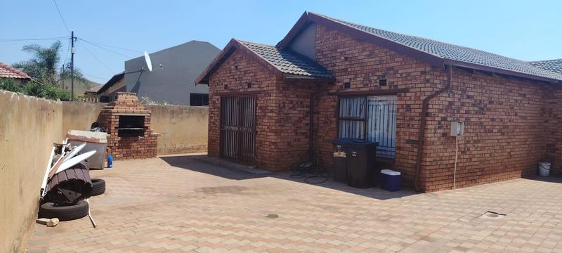 To Let 3 Bedroom Property for Rent in Kagiso Gauteng