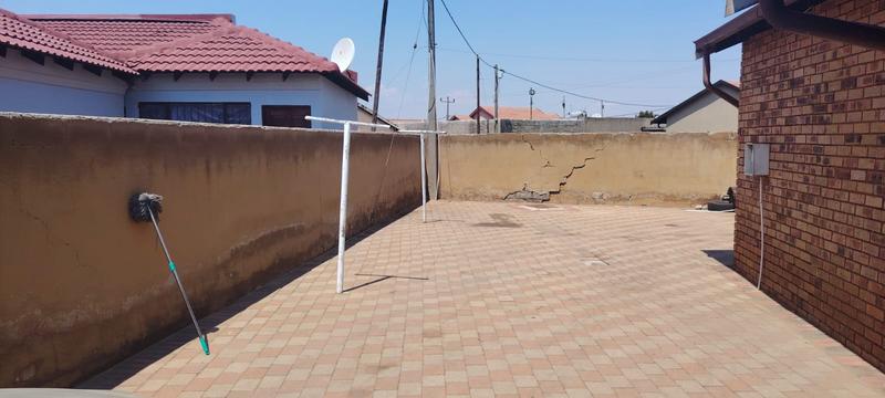 To Let 3 Bedroom Property for Rent in Kagiso Gauteng