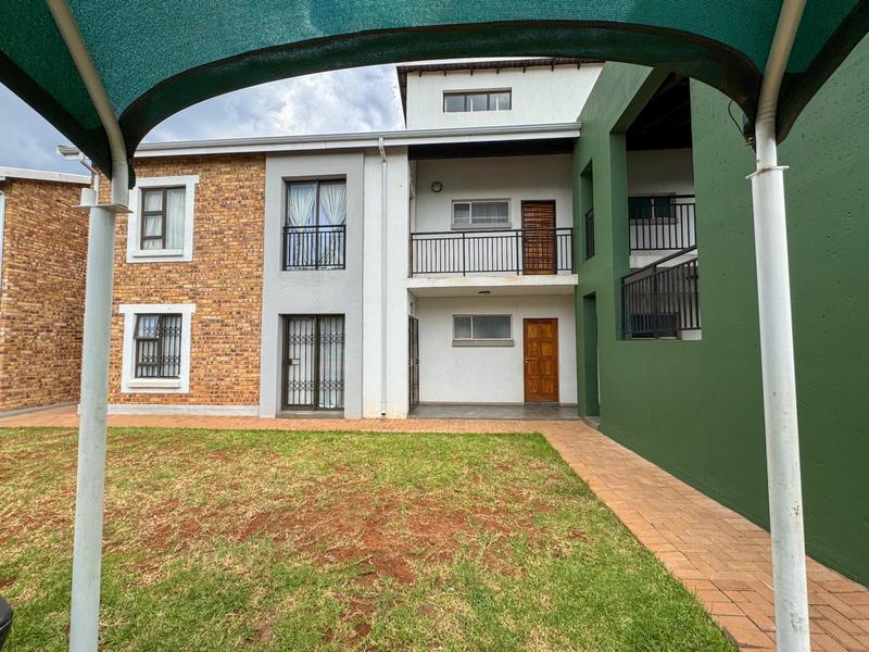 2 Bedroom Property for Sale in Protea Glen Gauteng
