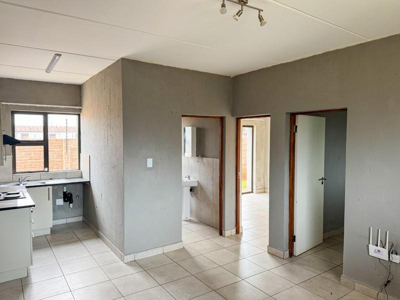 2 Bedroom Property for Sale in Protea Glen Gauteng