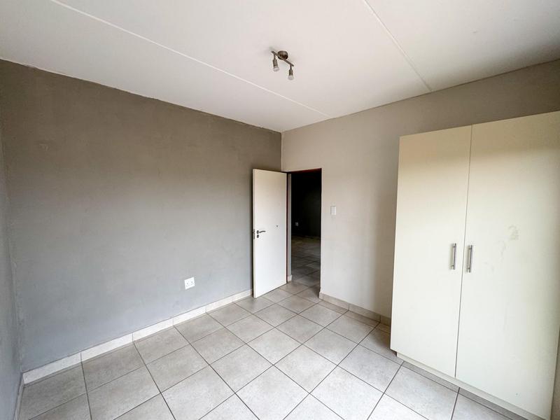 2 Bedroom Property for Sale in Protea Glen Gauteng