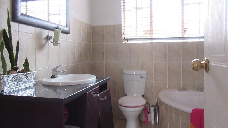 3 Bedroom Property for Sale in Willowbrook Gauteng