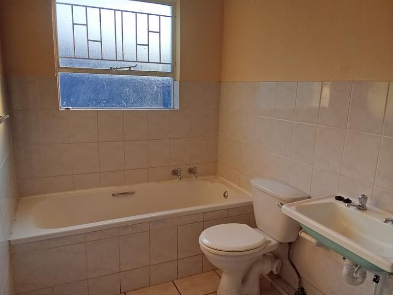 2 Bedroom Property for Sale in Vorna Valley Gauteng
