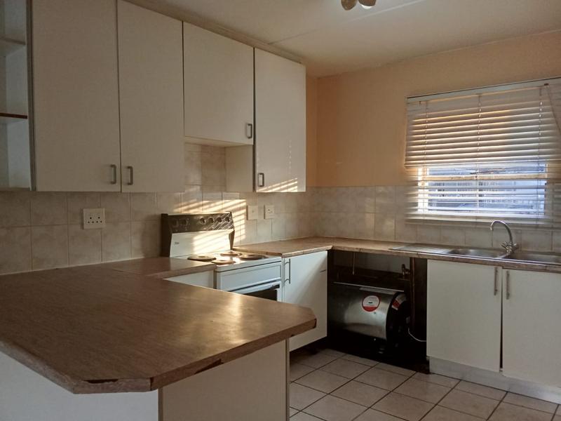 2 Bedroom Property for Sale in Vorna Valley Gauteng