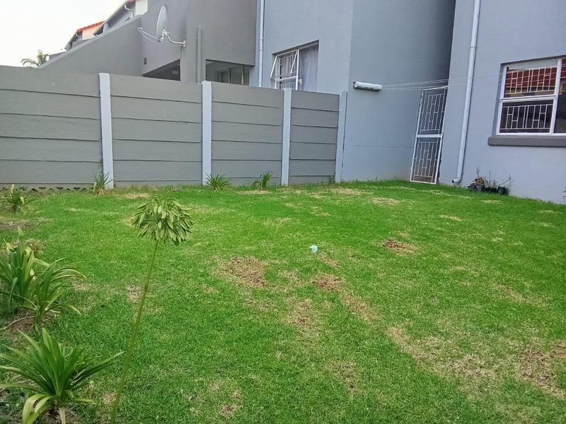 2 Bedroom Property for Sale in Vorna Valley Gauteng