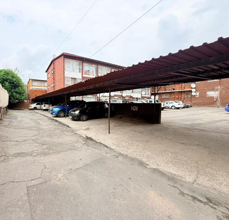 1 Bedroom Property for Sale in Germiston South Gauteng