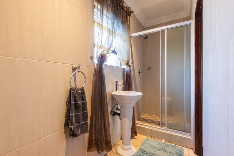 5 Bedroom Property for Sale in Willowbrook Gauteng