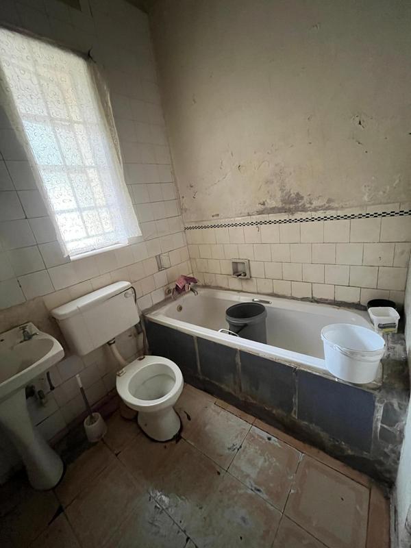 5 Bedroom Property for Sale in Rosettenville Gauteng