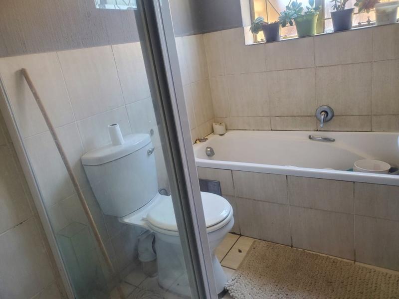 2 Bedroom Property for Sale in Rosettenville Gauteng