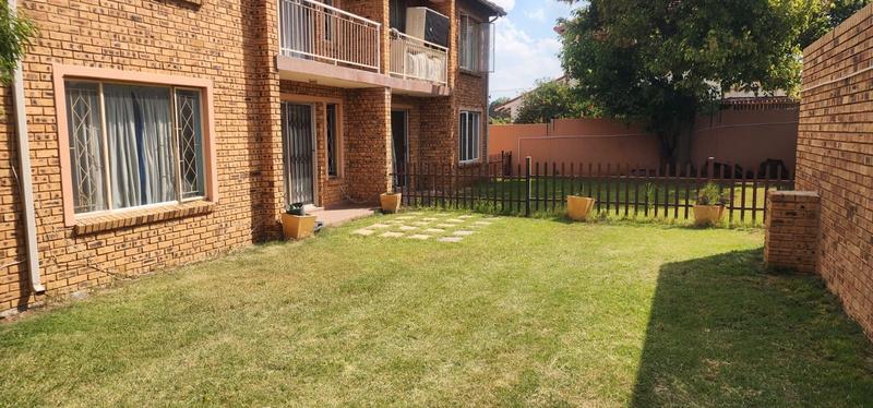 2 Bedroom Property for Sale in Rosettenville Gauteng