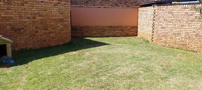 2 Bedroom Property for Sale in Rosettenville Gauteng