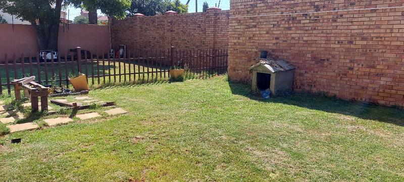 2 Bedroom Property for Sale in Rosettenville Gauteng