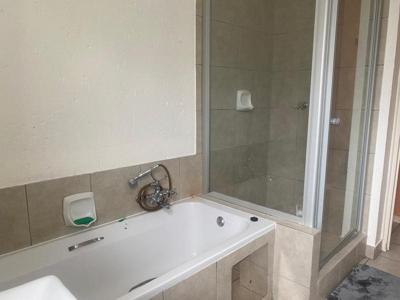 To Let 2 Bedroom Property for Rent in Lonehill Gauteng