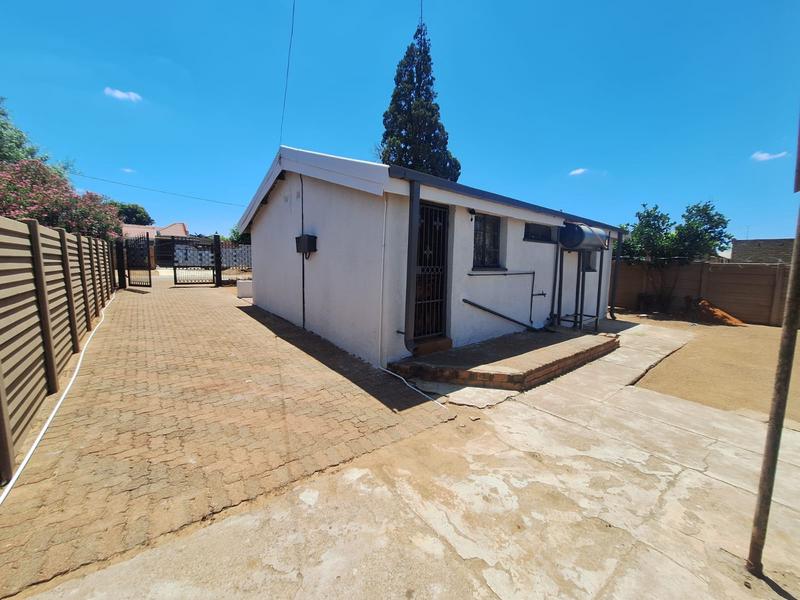 2 Bedroom Property for Sale in Mabopane Gauteng