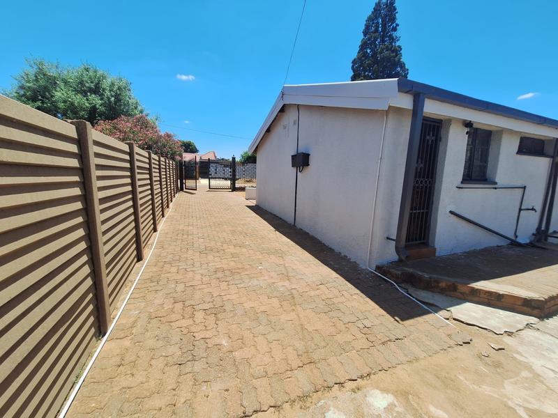 2 Bedroom Property for Sale in Mabopane Gauteng