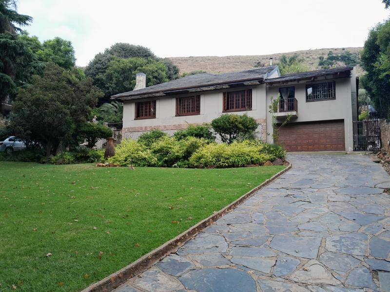 5 Bedroom Property for Sale in Cyrildene Gauteng