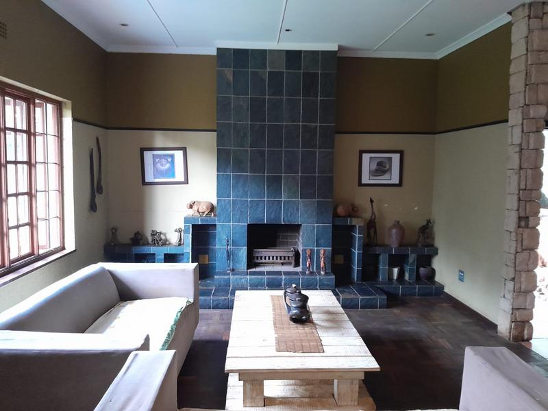 5 Bedroom Property for Sale in Cyrildene Gauteng