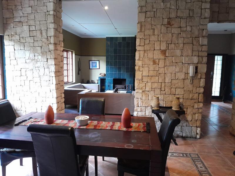 5 Bedroom Property for Sale in Cyrildene Gauteng