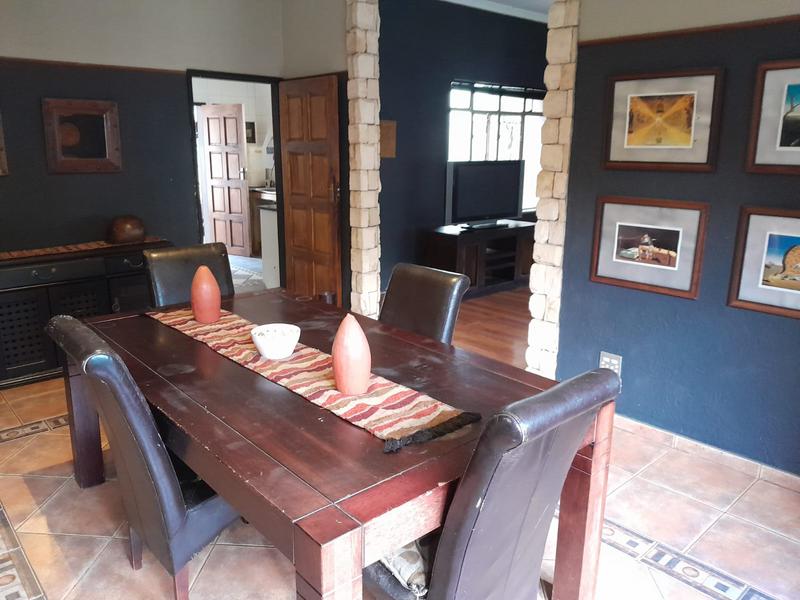 5 Bedroom Property for Sale in Cyrildene Gauteng